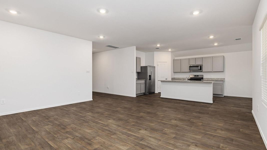 Spacious, unfurnished interior of a new home in Watermill, Uhland (Image 25).