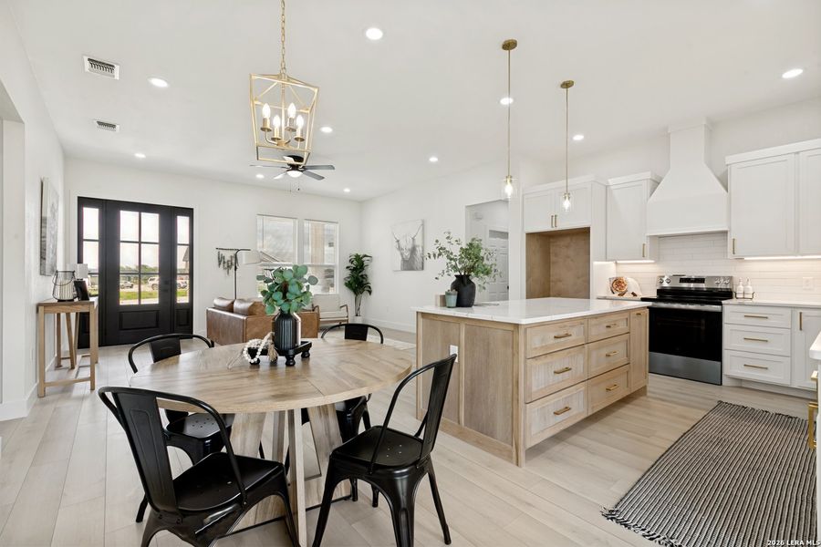 Furnished interior view inside a new home in , Atascosa (Image 8).