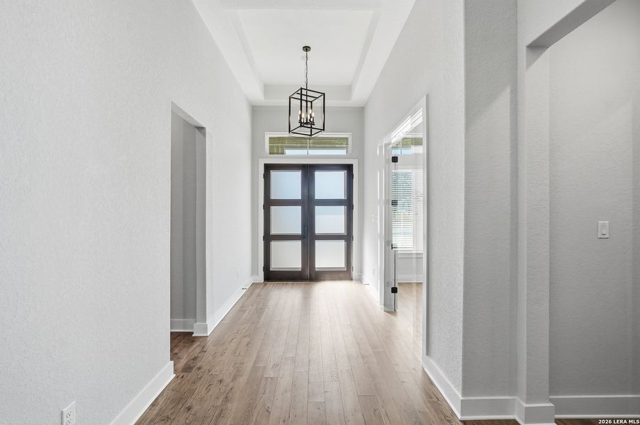 Spacious, unfurnished interior of a new home in Potranco Oaks, Castroville (Image 35).