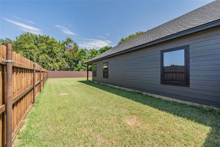 Front exterior of a new home in , Bridgeport, TX, highlighting curb appeal (Image 20). Front exterior of a new home in , Bridgeport, TX, highlighting curb appeal (Image 20).