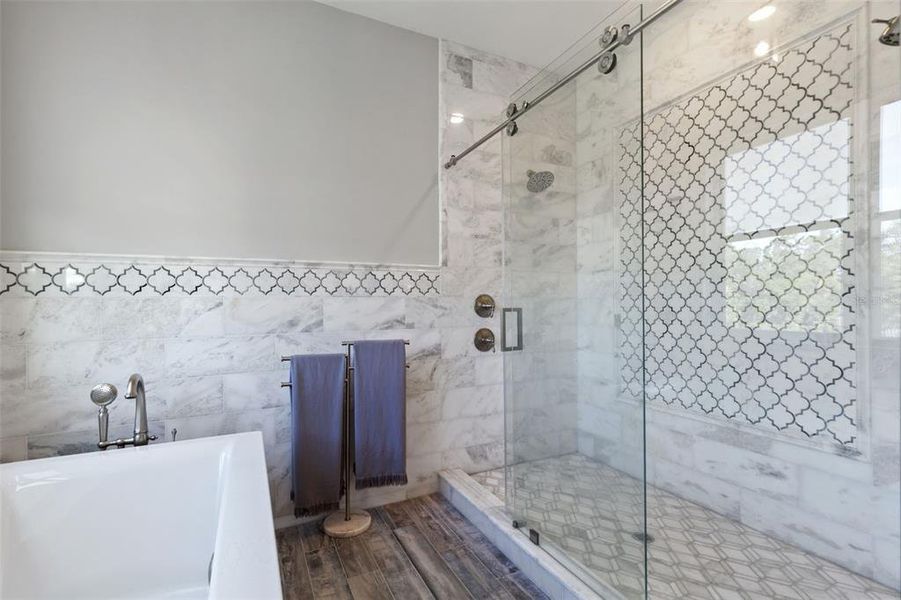 Furnished interior view inside a new home in , Thonotosassa (Image 17).