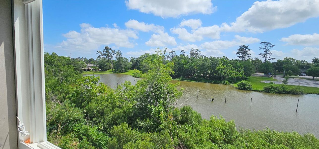Image 21 of a home in Peacock Isle.