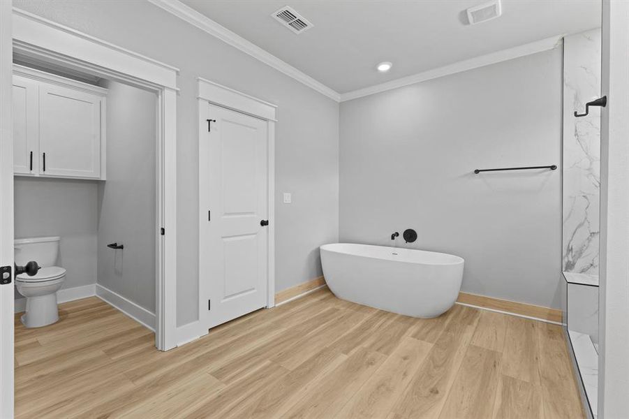 Furnished interior view inside a new home in , Tyler (Image 13).