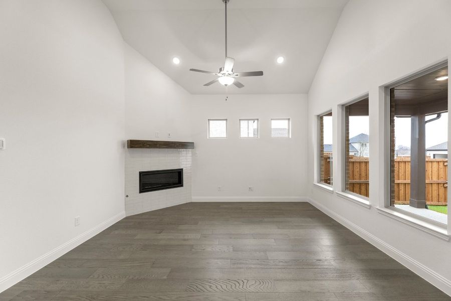 Representative unfurnished interior of a home built from the Timberline by Pacesetter Homes in La Terra at Uptown Celina, Celina (Image 19). Representative unfurnished interior of a home built from the Timberline by Pacesetter Homes in La Terra at Uptown Celina, Celina (Image 19).