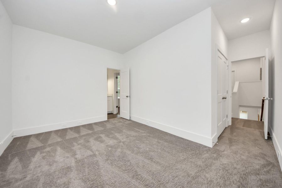 Spacious, unfurnished interior of a new home in Carver Landing, Houston (Image 40).