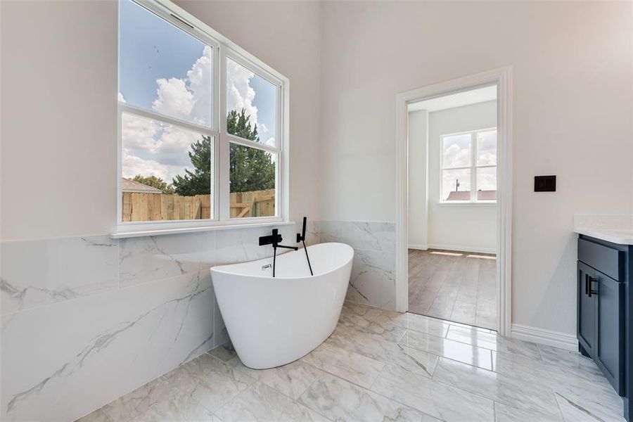 Furnished interior view inside a new home in , Waxahachie (Image 6).