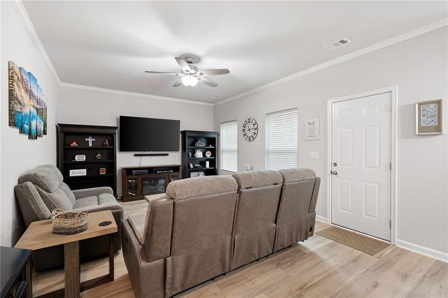 Furnished interior view inside a new home in , Dallas (Image 6).