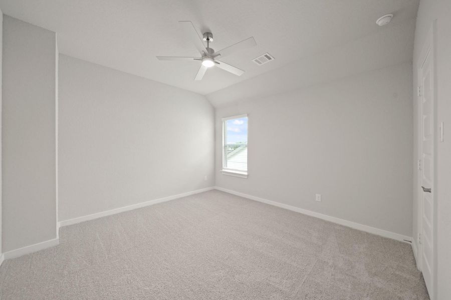 Spacious, unfurnished interior of a new home in Morton Creek Ranch, Katy (Image 19).