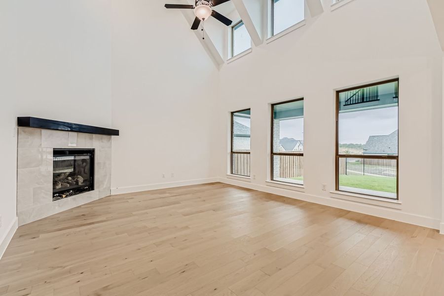 150 Longhorn - Living Area