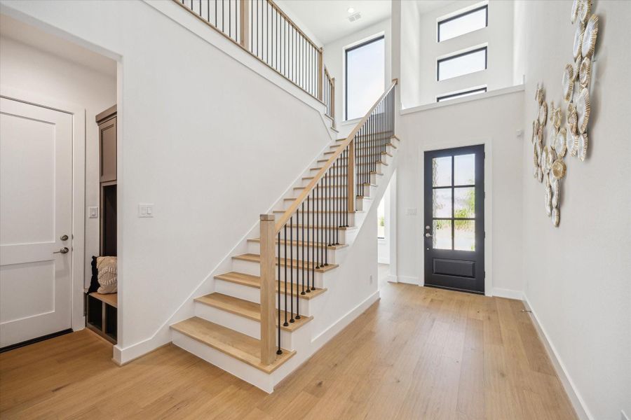 2-Story Foyer 2-Story Foyer