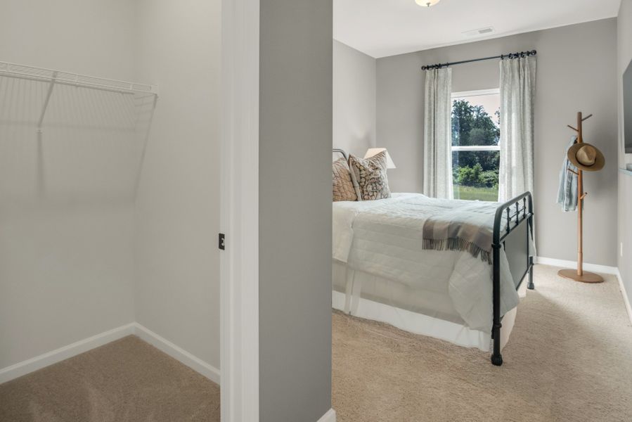 *This is a marketing photo. Colors/options may be different.*