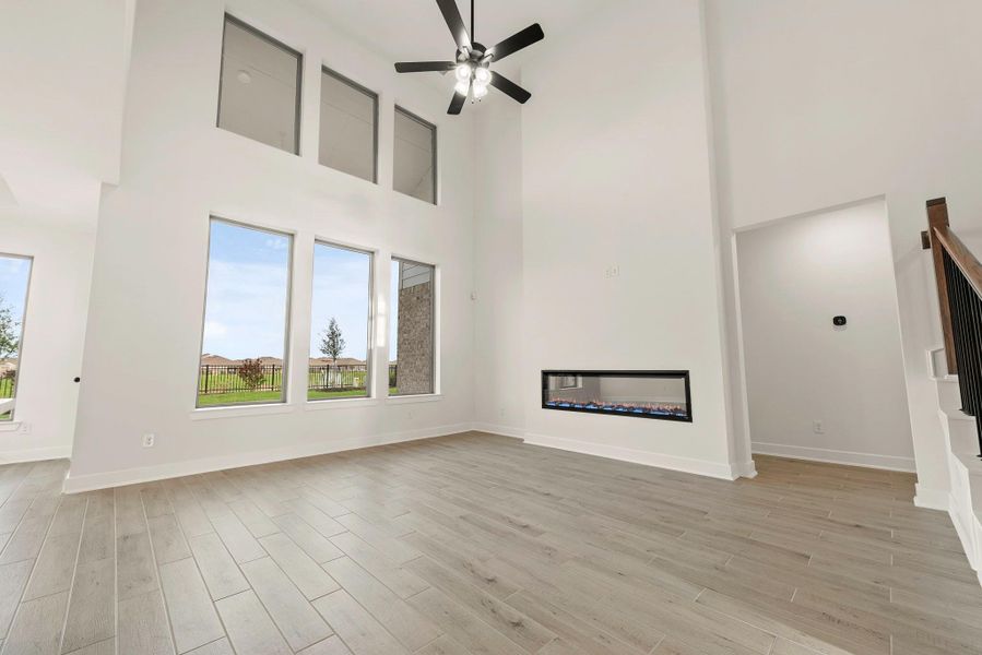Spacious, unfurnished interior of a new home in Sunterra (Royal ISD), Katy (Image 18). Spacious, unfurnished interior of a new home in Sunterra (Royal ISD), Katy (Image 18).