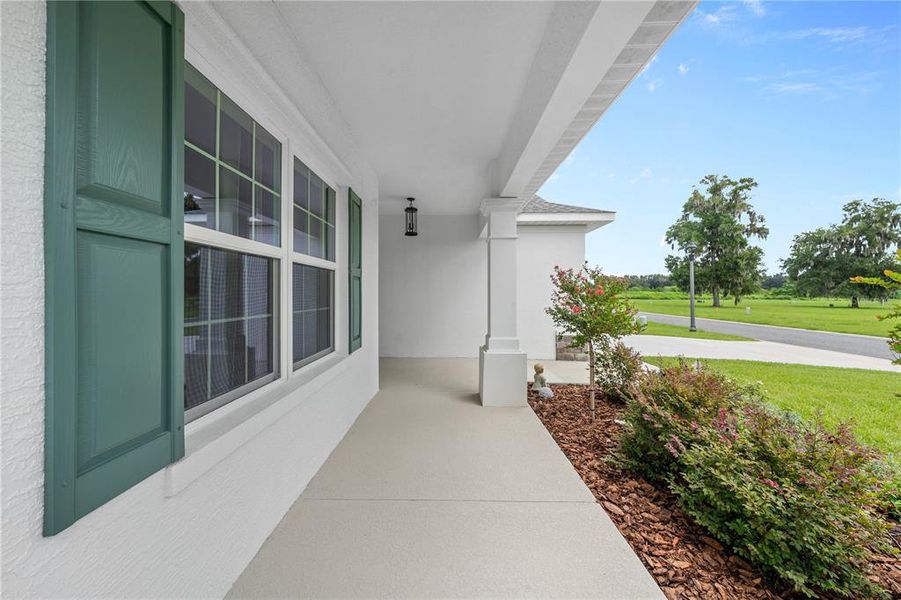Exterior details and patio area of a home in , Ocala (Image 33).