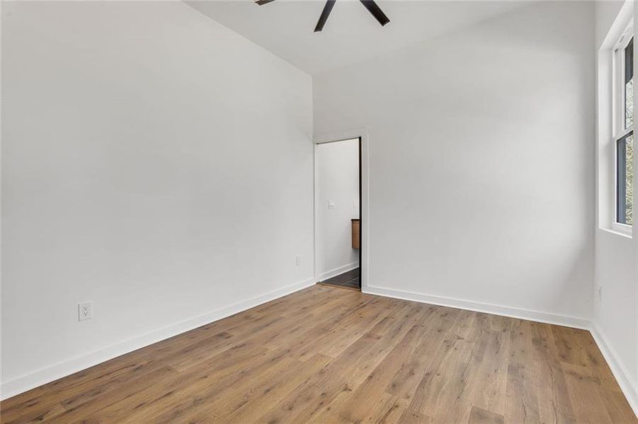 Spacious, unfurnished interior of a new home in , Atlanta (Image 20).