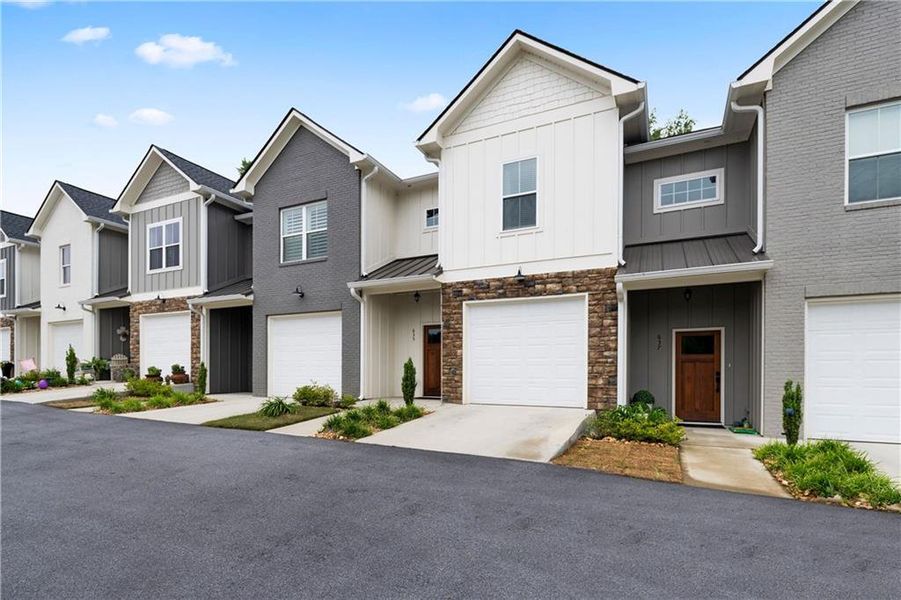 Front exterior of a new home in , Rome, GA, highlighting curb appeal (Image 23). Front exterior of a new home in , Rome, GA, highlighting curb appeal (Image 23).