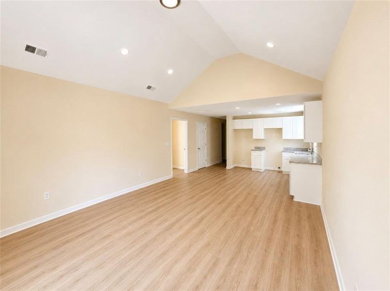 Spacious, unfurnished interior of a new home in , Rockmart (Image 6).