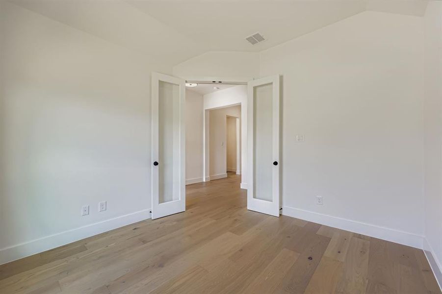 Spacious, unfurnished interior of a new home in M3 Ranch 60s, Mansfield (Image 17).