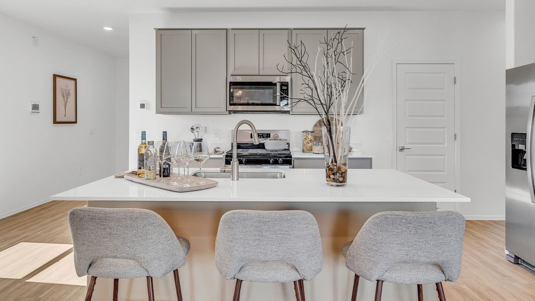 Furnished interior view inside a new home in Hanson Ridge, Vail (Image 7).