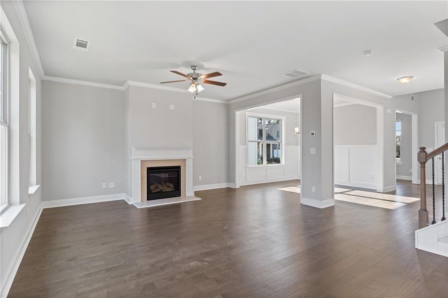 Spacious, unfurnished interior of a new home in Stratford Square, Lawrenceville (Image 18).