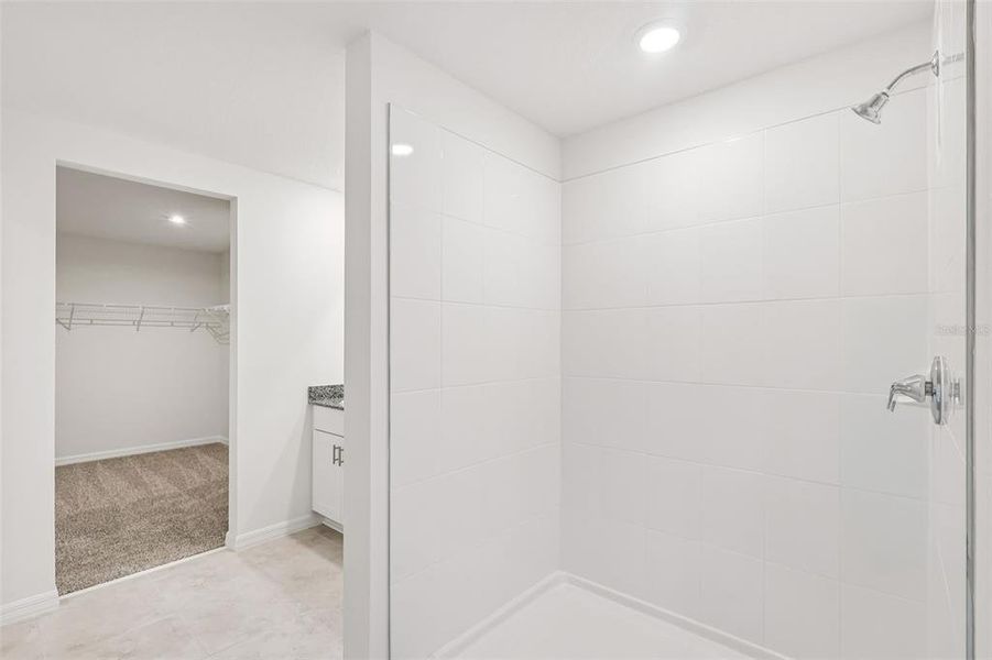 Spacious, unfurnished interior of a new home in Crosswinds - Signature Series, Haines City (Image 33).