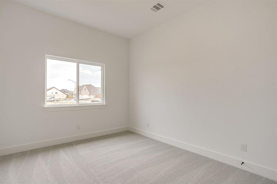 Spacious, unfurnished interior of a new home in Talon Hills, Fort Worth (Image 37). Spacious, unfurnished interior of a new home in Talon Hills, Fort Worth (Image 37).