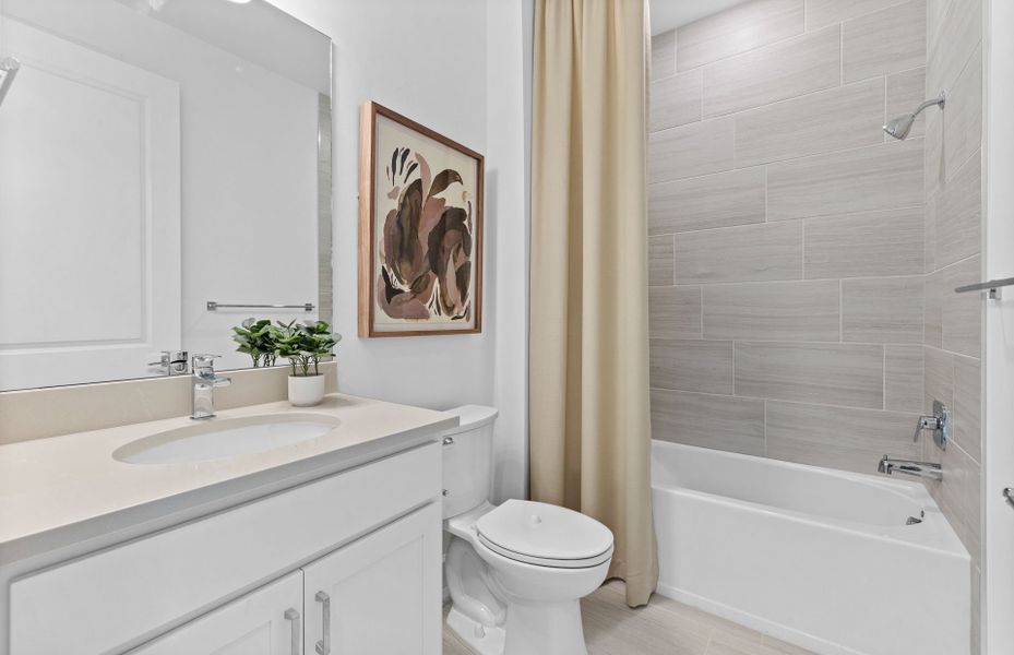 Furnished interior view inside a new home in Del Webb Catalina, Lakewood Ranch (Image 3).