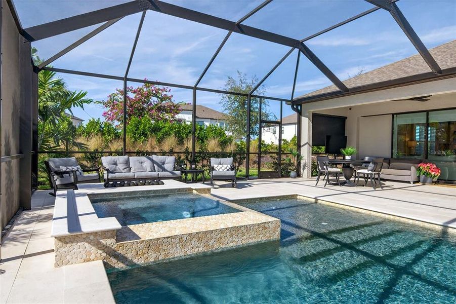 Exterior details and patio area of a home in , Lakewood Ranch (Image 36).