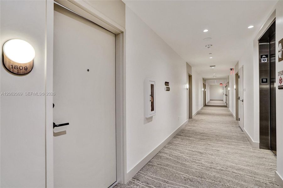 Spacious, unfurnished interior of a new home in , Miami Beach (Image 19).