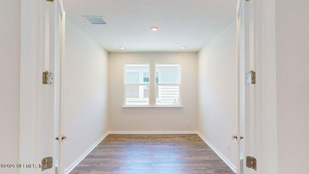 Spacious, unfurnished interior of a new home in RiverTown, St. Johns (Image 6).