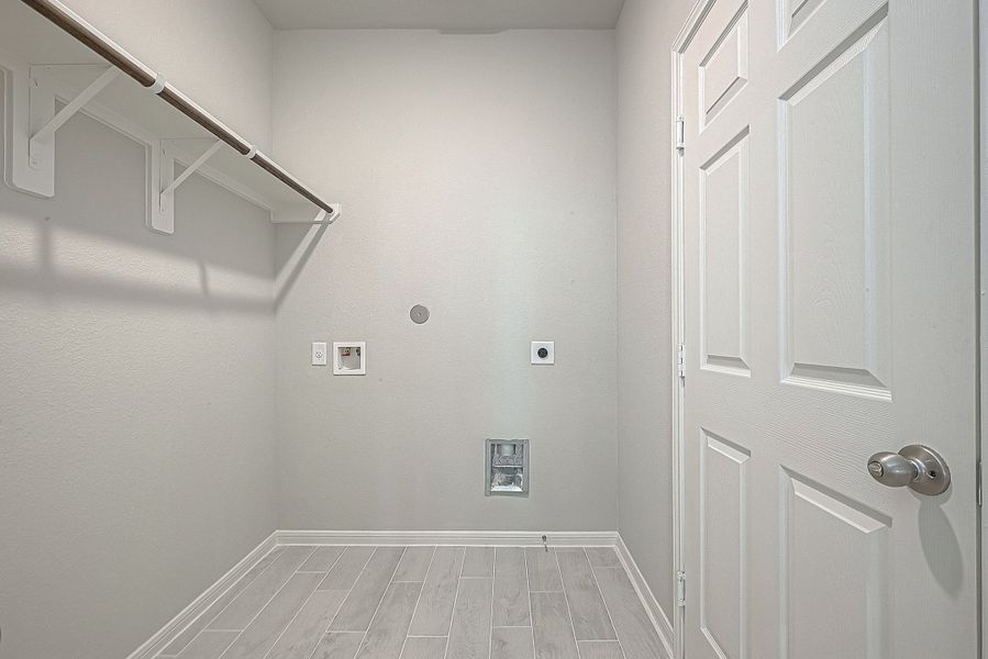 Representative unfurnished interior of a home built from the Floor Plan 1830 by Colina Homes in Grand Magnolia, Magnolia (Image 39). Representative unfurnished interior of a home built from the Floor Plan 1830 by Colina Homes in Grand Magnolia, Magnolia (Image 39).