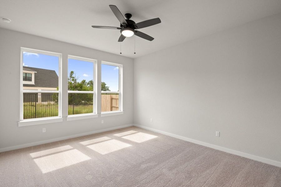 Spacious, unfurnished interior of a new home in Lariat, Liberty Hill (Image 35).