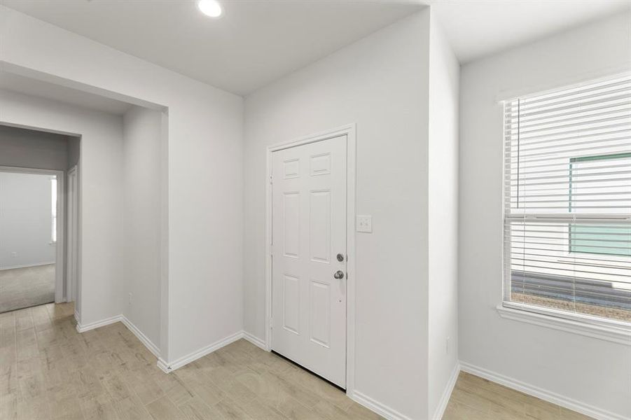 02. 1711 Teton - Entry