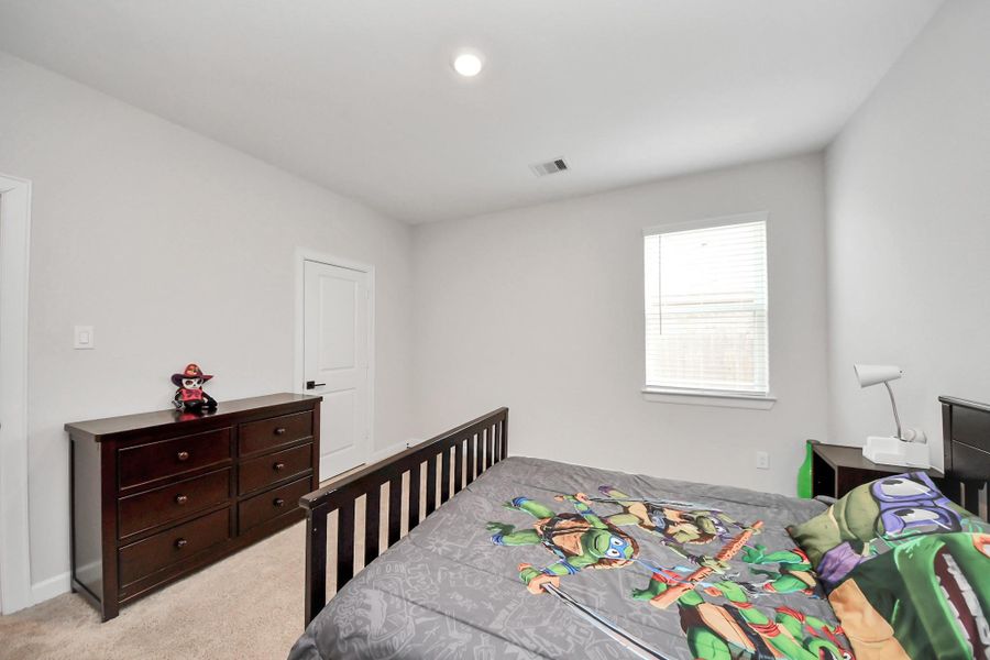 Furnished interior view inside a new home in , Santa Fe (Image 11).