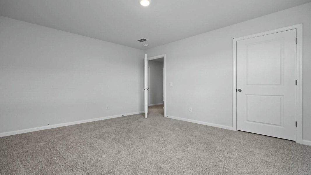 Spacious, unfurnished interior of a new home in Lakeview at Kitfield, Moncks Corner (Image 36).