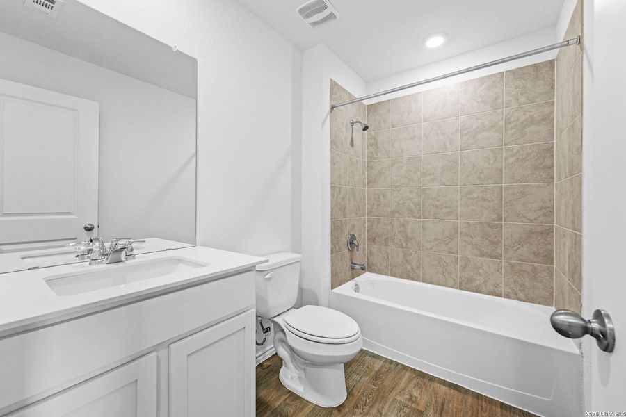 Furnished interior view inside a new home in Avenida, Converse (Image 4).