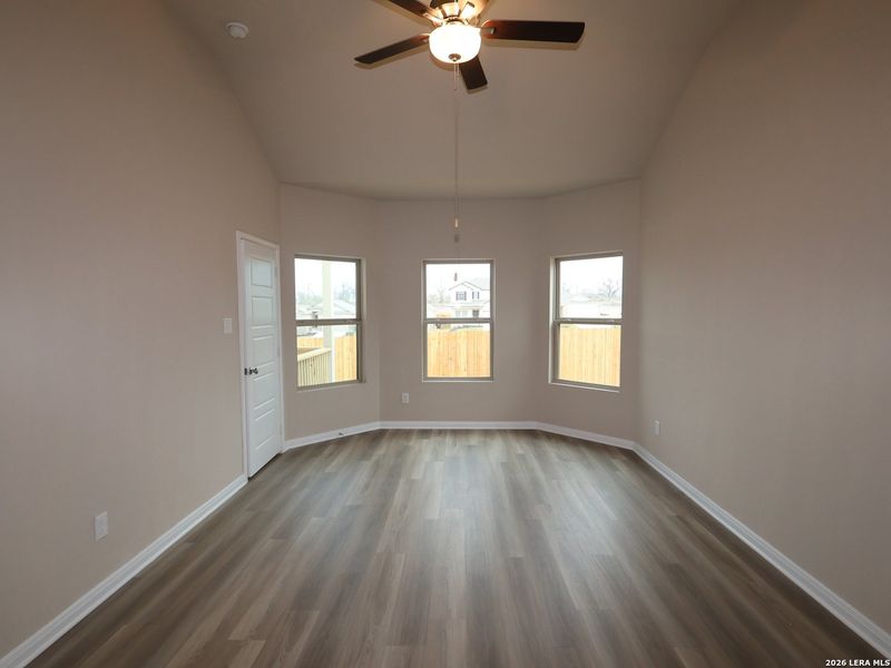 Spacious, unfurnished interior of a new home in Agave, San Antonio (Image 28).