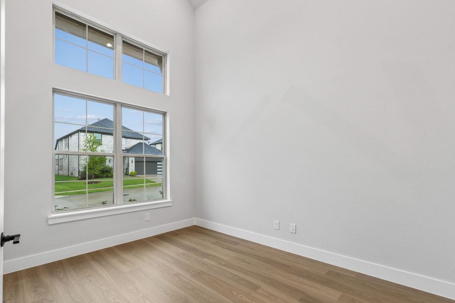 Spacious, unfurnished interior of a new home in Painted Tree Lakeside, McKinney (Image 32).