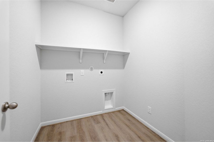 Spacious, unfurnished interior of a new home in Laurel Vistas, San Antonio (Image 24). Spacious, unfurnished interior of a new home in Laurel Vistas, San Antonio (Image 24).