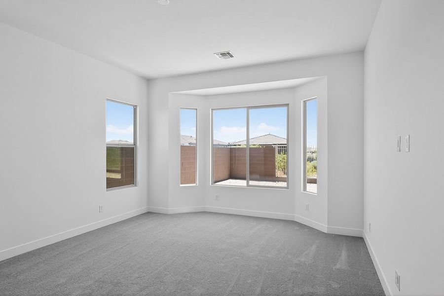 Spacious, unfurnished interior of a new home in Estrella, Goodyear (Image 14).