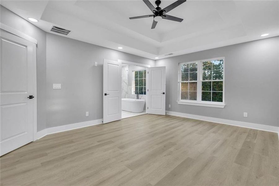 Spacious, unfurnished interior of a new home in , Fairburn (Image 40).