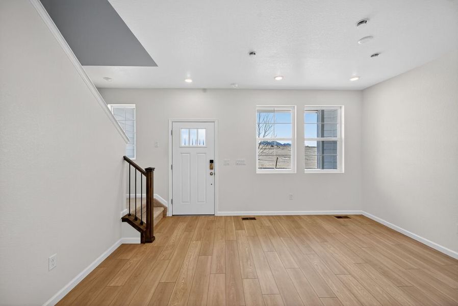 Spacious, unfurnished interior of a new home in Trailstone, Arvada (Image 14).