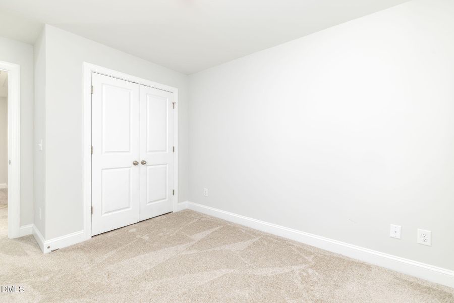 26-web-or-mls-544-Barrington-Row-26