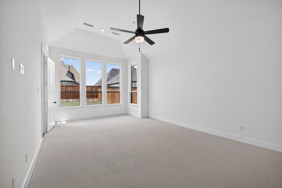 Spacious, unfurnished interior of a new home in Sandbrock Ranch, Aubrey (Image 17). Spacious, unfurnished interior of a new home in Sandbrock Ranch, Aubrey (Image 17).