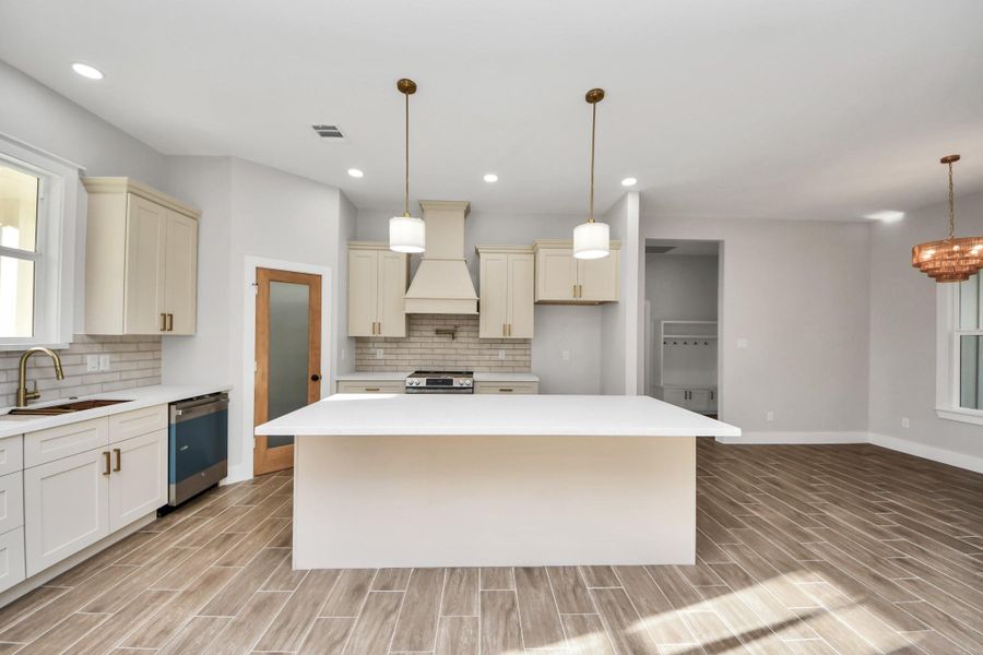 Furnished interior view inside a new home in , Plantersville (Image 14).
