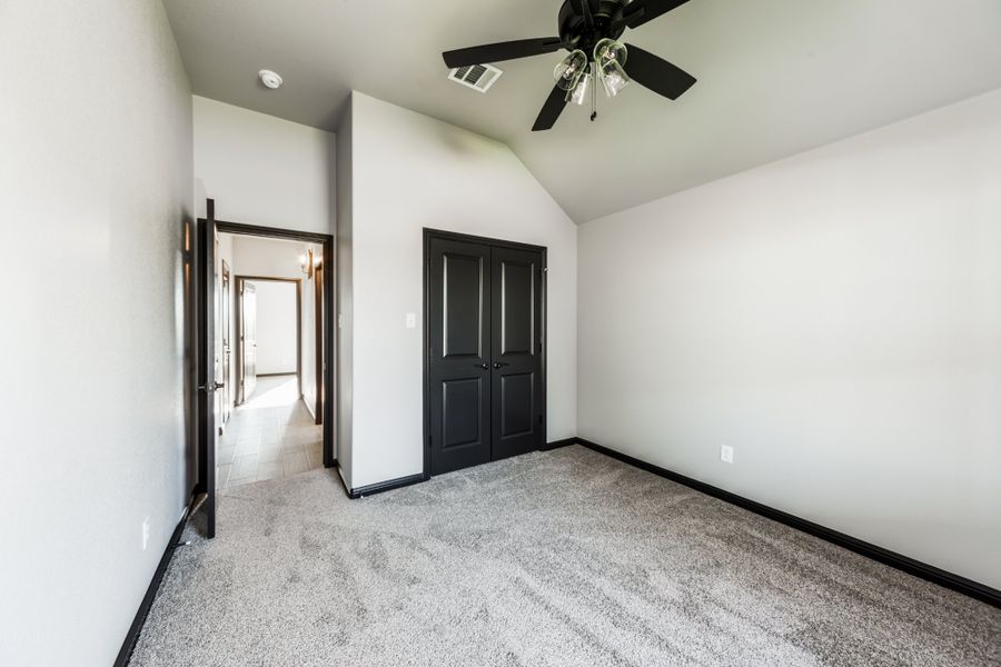 Representative unfurnished interior of a home built from the The Bennett by Doug Parr Custom Homes in Kessler Farms, Brock (Image 15).