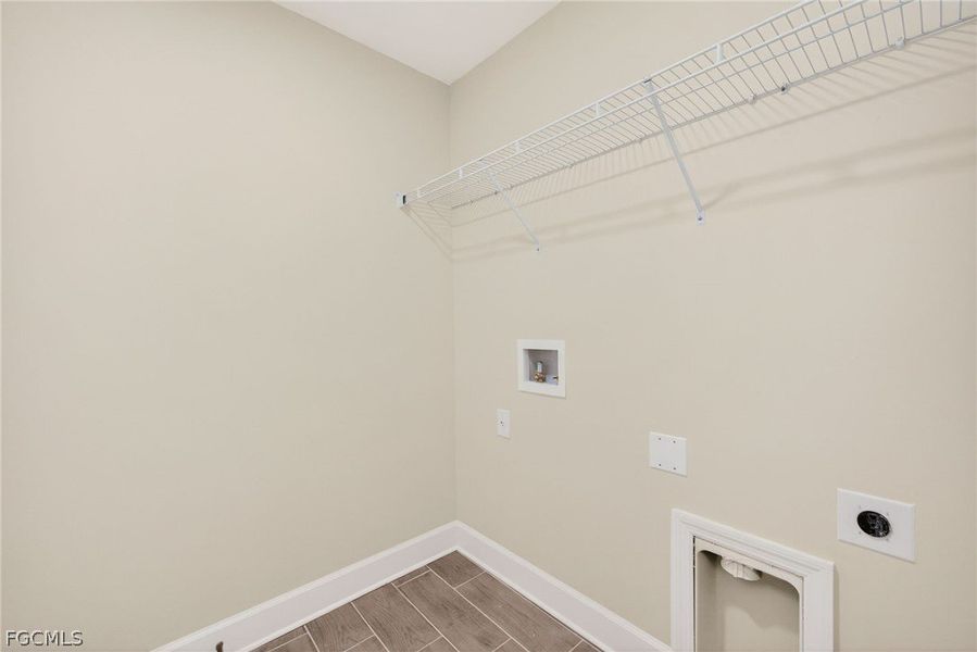 Spacious, unfurnished interior of a new home in Cape Coral, Cape Coral (Image 23). Spacious, unfurnished interior of a new home in Cape Coral, Cape Coral (Image 23).