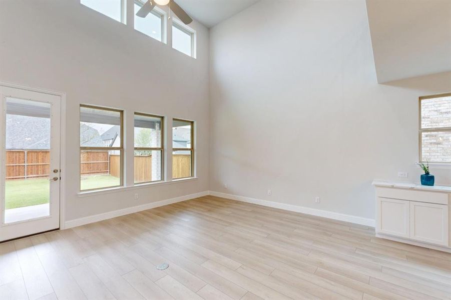 Spacious, unfurnished interior of a new home in Aster Park, McKinney (Image 29). Spacious, unfurnished interior of a new home in Aster Park, McKinney (Image 29).