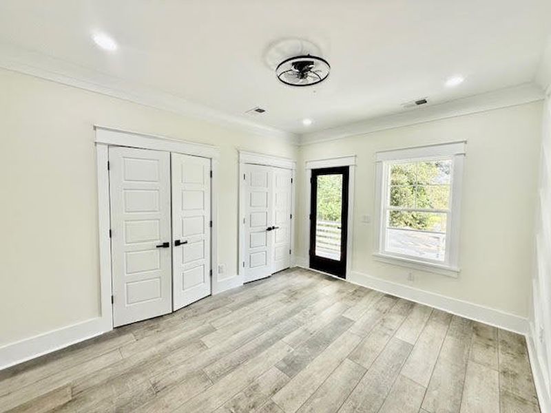 Spacious, unfurnished interior of a new home in , North Charleston (Image 13).