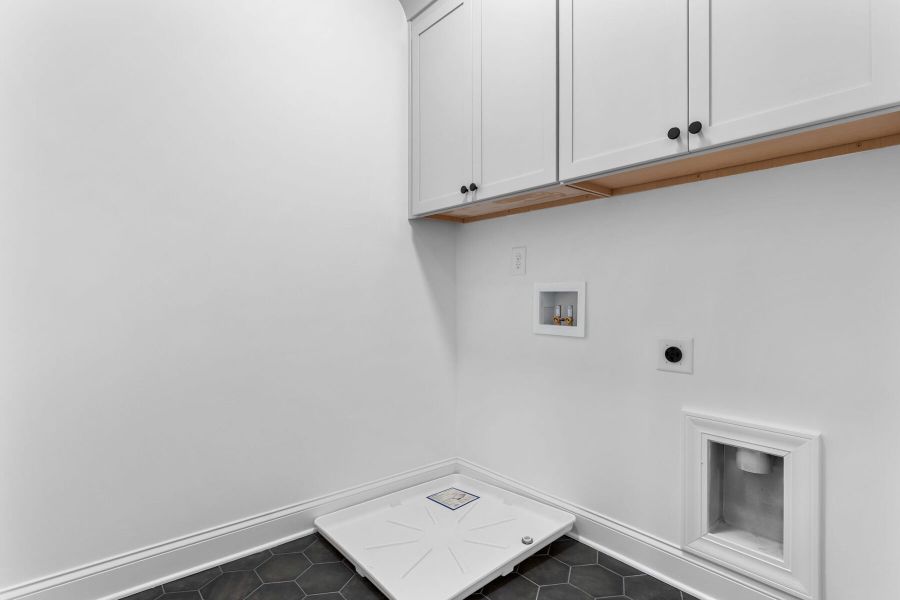 Spacious, unfurnished interior of a new home in Overlook at Gin Property, Senoia (Image 17).