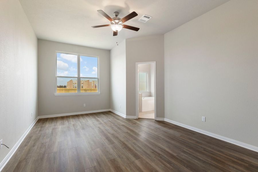 Representative unfurnished interior of a home built from the The 1475 by Stylecraft Builders in Arroyo Ranch, Seguin (Image 12).